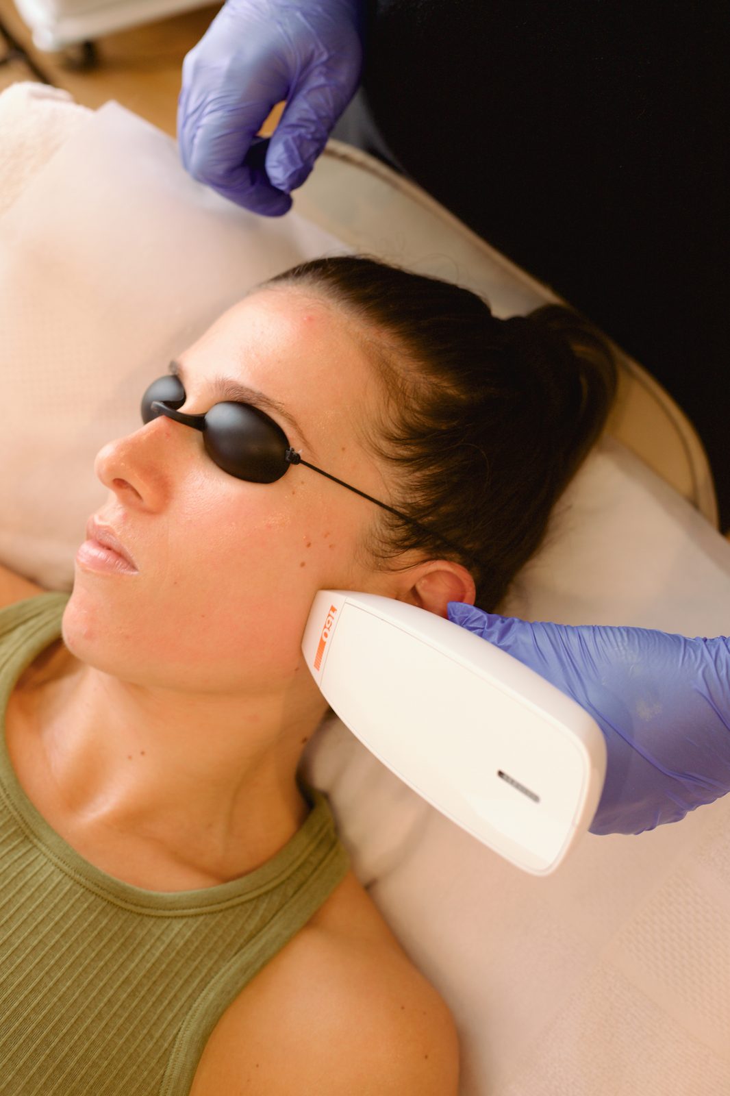 Photorejuvenation light therapy treatment